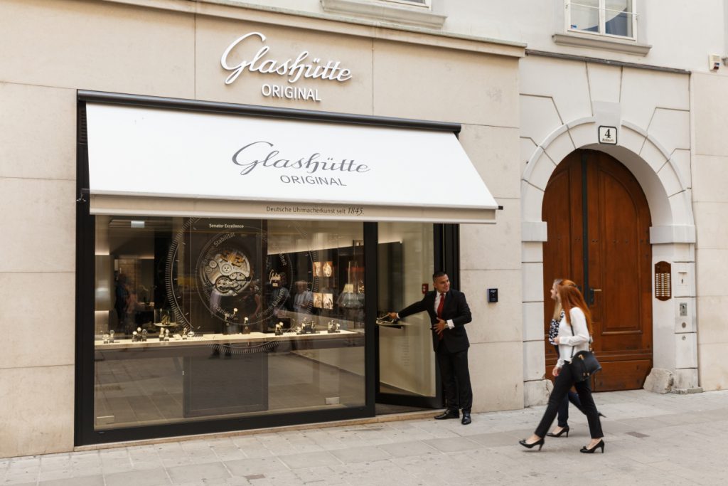 SwatchGroup - Glashütte Original Boutique Wien - Außenaufnahmen mit Models